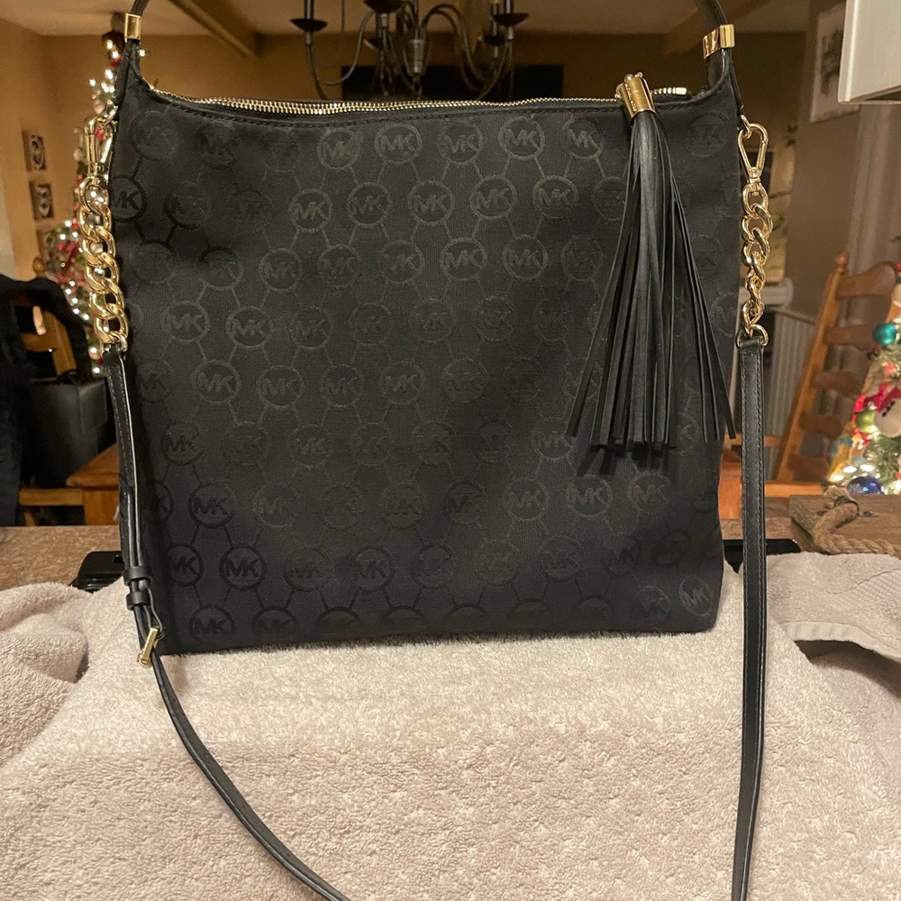 Excellent condition Michael Kors black purse.